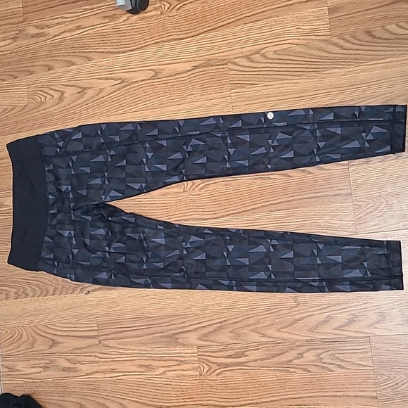 Lululemon Speed Tight Stained Glass Love night black in Size 4 - Picture 4 of 7